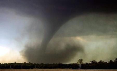 Tornados en España (1987-2005): distribución temporal y espacial