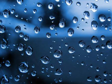 Estudio de la evaporación de una población de gotas
