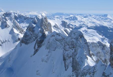 La nieve en los Picos de Europa: Implicaciones geomorfológicas y ambientales