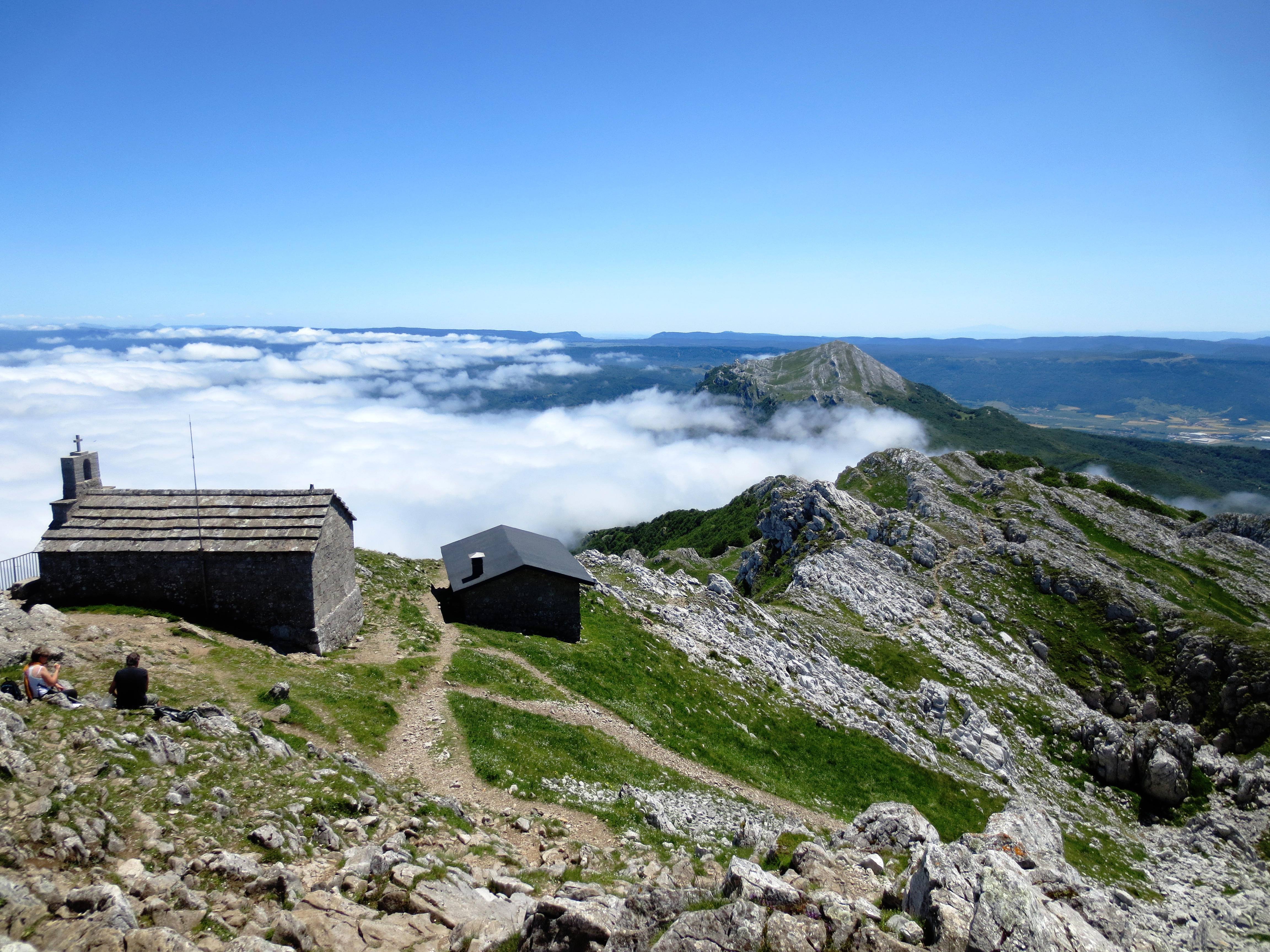 Observaciones sobre el efecto Foehn en el pie de monte de la Sierra de Aizkorri-Aloña (S. de Guipúzcoa)