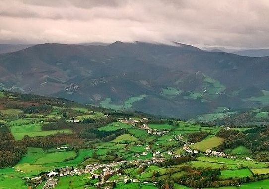Contribución asturiana a un calendario romance de refranes