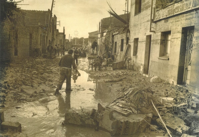 Análisis de las causas meteorológicas que motivaron la avenida que tuvo lugar en septiembre de 1962, sobre la comarca del Vallés