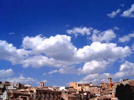 ¿Por qué flotan las nubes?